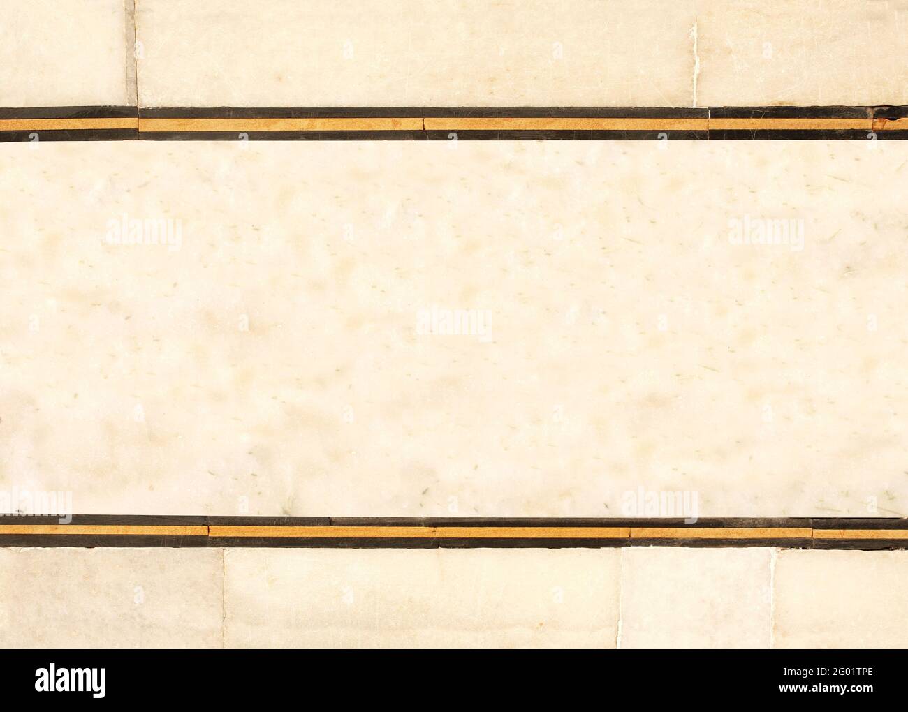 Cadre géométrique horizontal en marbre naturel ancien avec mosaïques de carreaux. Copier l'espace pour le texte. Modèle de maquette Banque D'Images