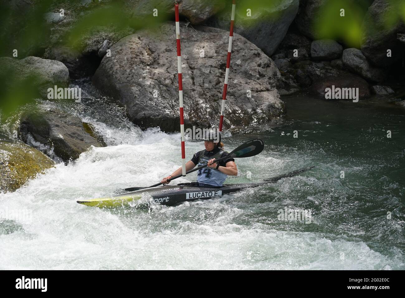 Participant à la coupe de slalom ICF et ECA Canoe 2021 le 29 mai 2021 à Merano, Italie. Banque D'Images