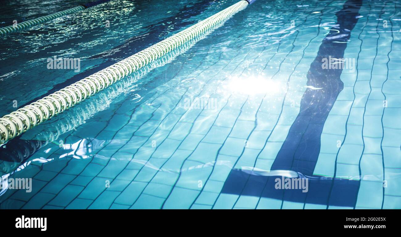 Composition de la piscine avec des couloirs, lumière et espace de copie Banque D'Images