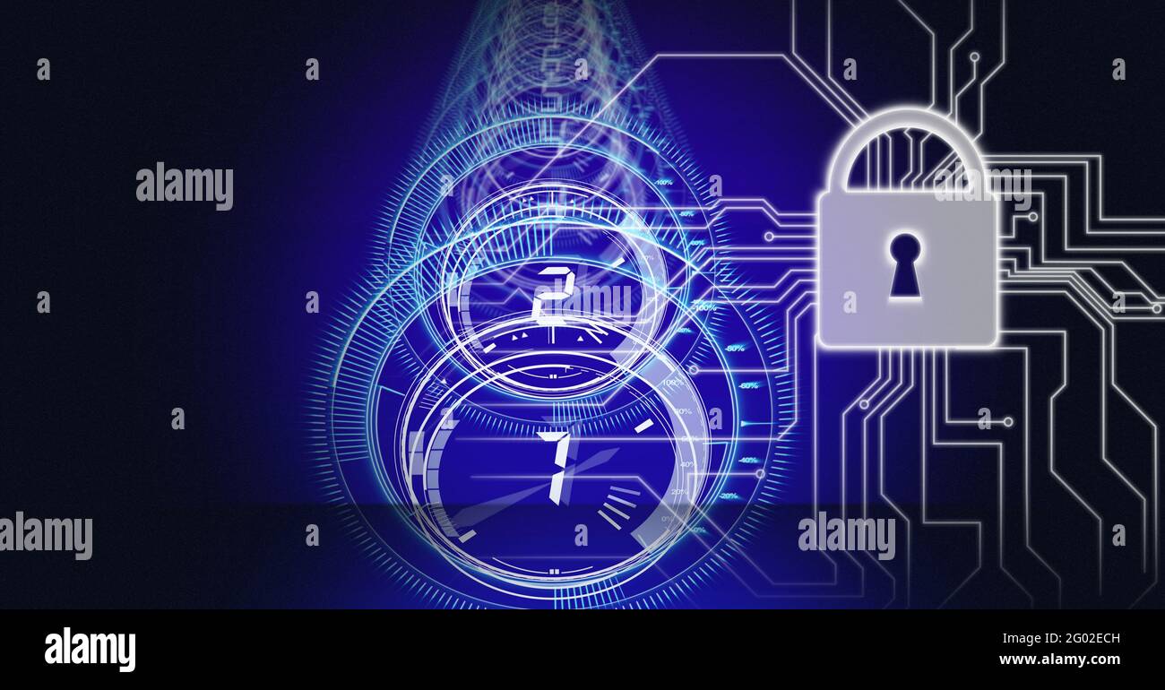 Composition des circuits de la carte mère de l'ordinateur avec cadrans de sécurité et cadenas sur fond noir Banque D'Images