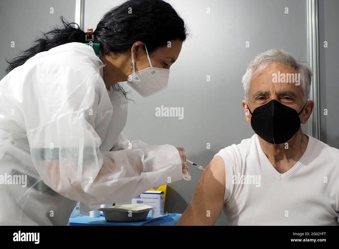 Italie, région Toscane, Arezzo, 25 avril 2021 : urgence Covid-19, campagne de vaccination pour les personnes âgées (70-79 ans), sur les pavillons d'Arezz Banque D'Images