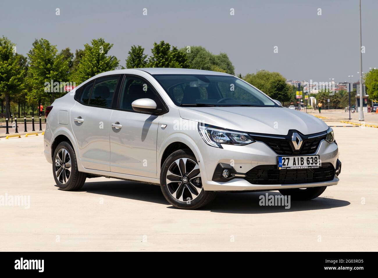 Renault Taliant est une berline sous-compacte produite par le constructeur automobile français Renault depuis 2021. Il partage la même plate-forme avec Renault Symbol. Banque D'Images