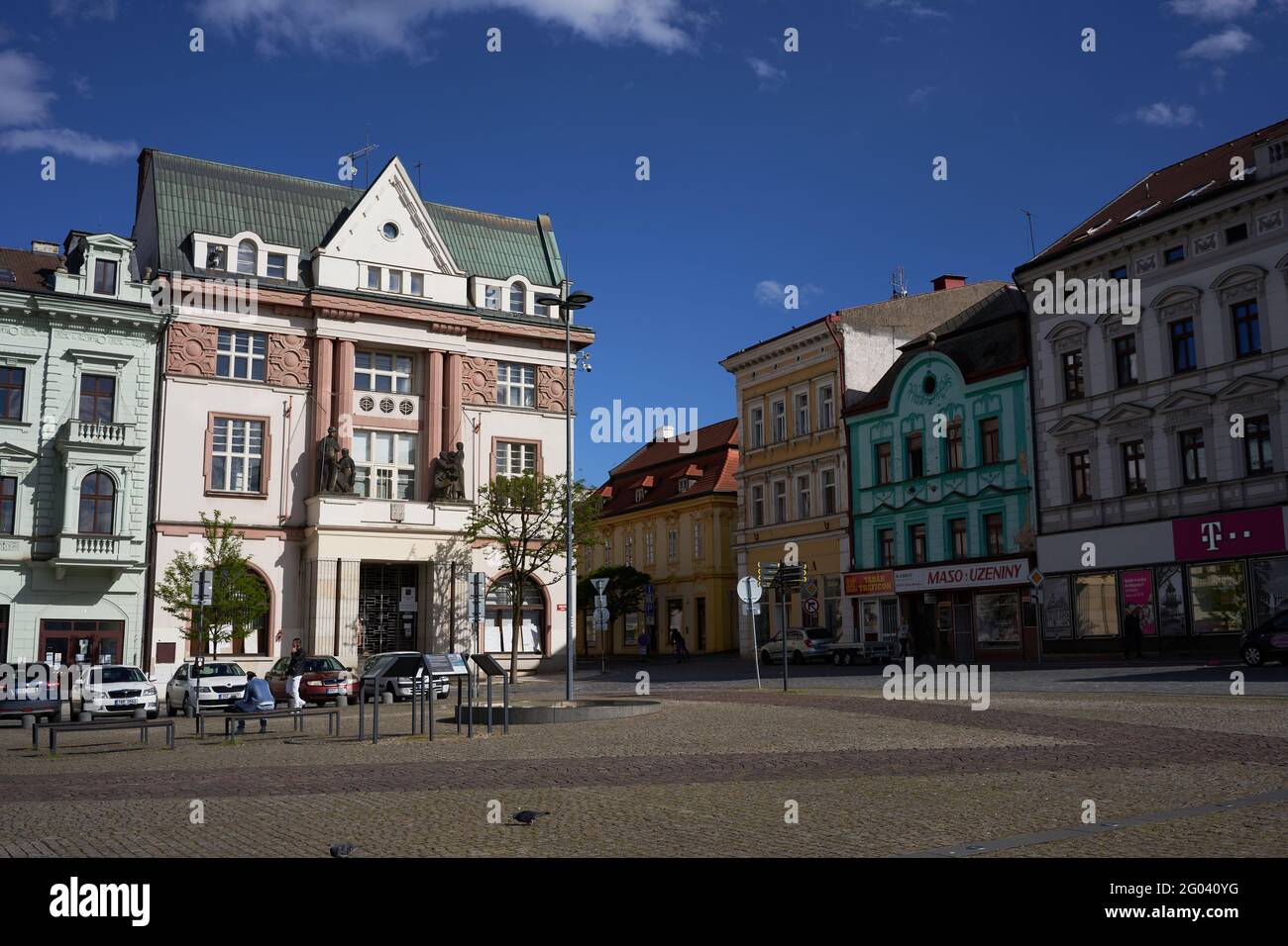 Kolin, République tchèque - 22 mai 2021 - la place Charles dans le centre-ville médiéval fondée par le roi Přemysl Otakar II avant 1261. Banque D'Images