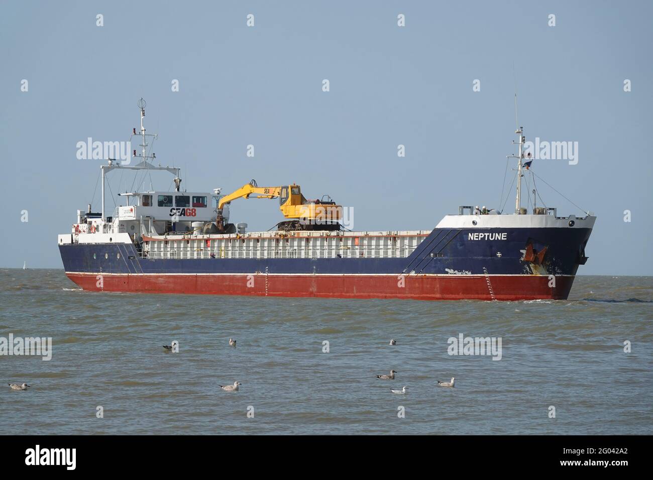 WHITSTABLE, ROYAUME-UNI - 20 septembre 2020: MV Neptune, un navire britannique battant pavillon vu au large de la côte de Kent après avoir déchargé une cargaison pour les agrégats de Brett. Banque D'Images