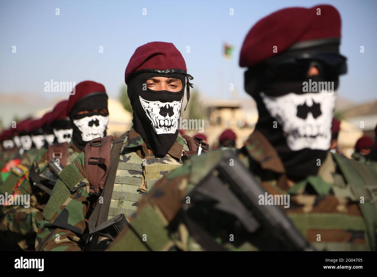 Kaboul, Afghanistan. 31 mai 2021. Les membres des forces spéciales afghanes participent à la cérémonie de remise des diplômes dans un centre d'entraînement militaire à Kaboul, capitale de l'Afghanistan, le 31 mai 2021. Au total, 437 nouveaux cadets ont obtenu leur diplôme d'une école de commando et ont rejoint l'armée nationale afghane, a déclaré lundi le ministère afghan de la Défense. Credit: Sayed Mominzadah/Xinhua/Alay Live News Banque D'Images