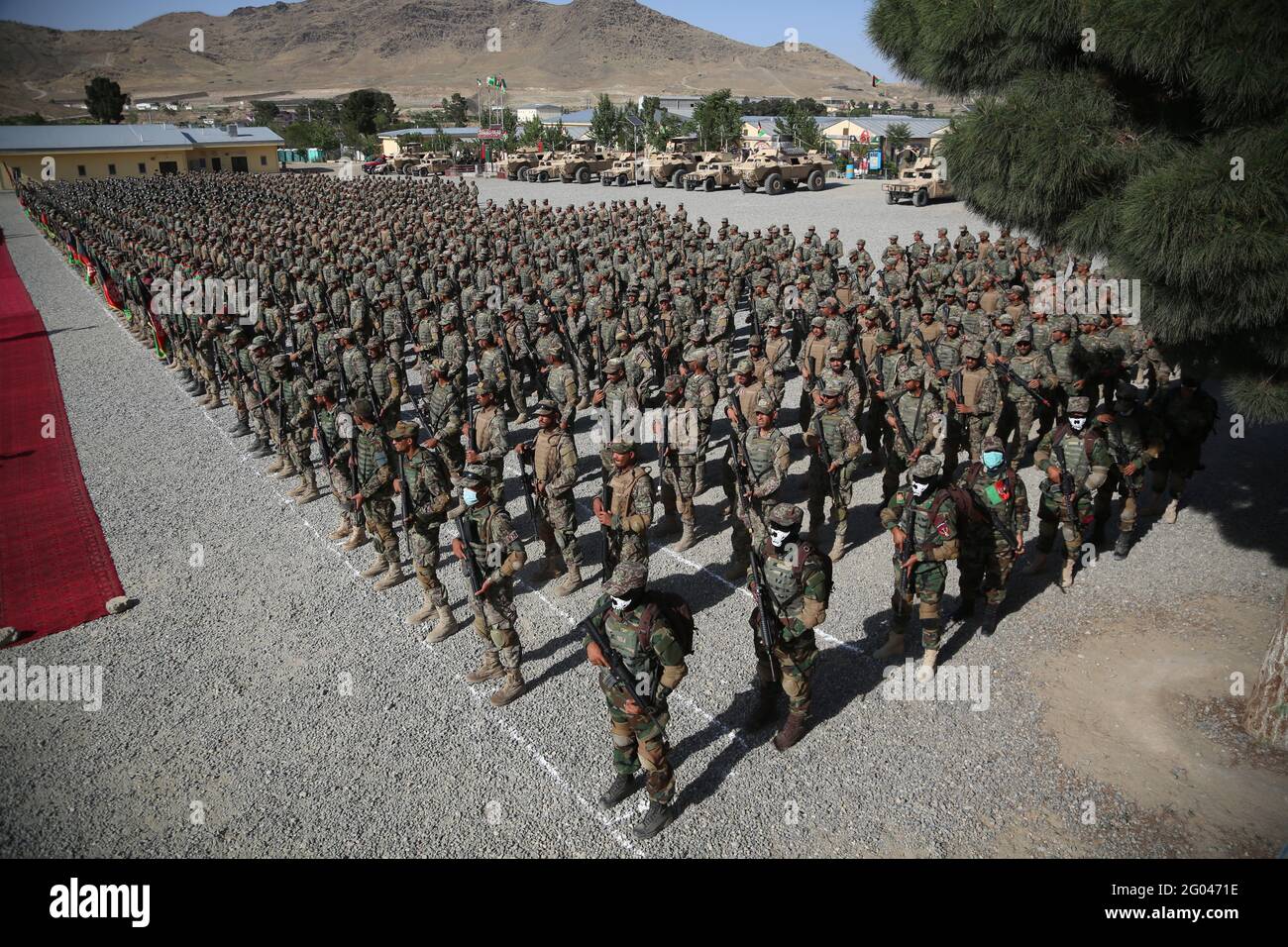 Kaboul, Afghanistan. 31 mai 2021. Les membres des forces spéciales afghanes participent à la cérémonie de remise des diplômes dans un centre d'entraînement militaire à Kaboul, capitale de l'Afghanistan, le 31 mai 2021. Au total, 437 nouveaux cadets ont obtenu leur diplôme d'une école de commando et ont rejoint l'armée nationale afghane, a déclaré lundi le ministère afghan de la Défense. Credit: Sayed Mominzadah/Xinhua/Alay Live News Banque D'Images