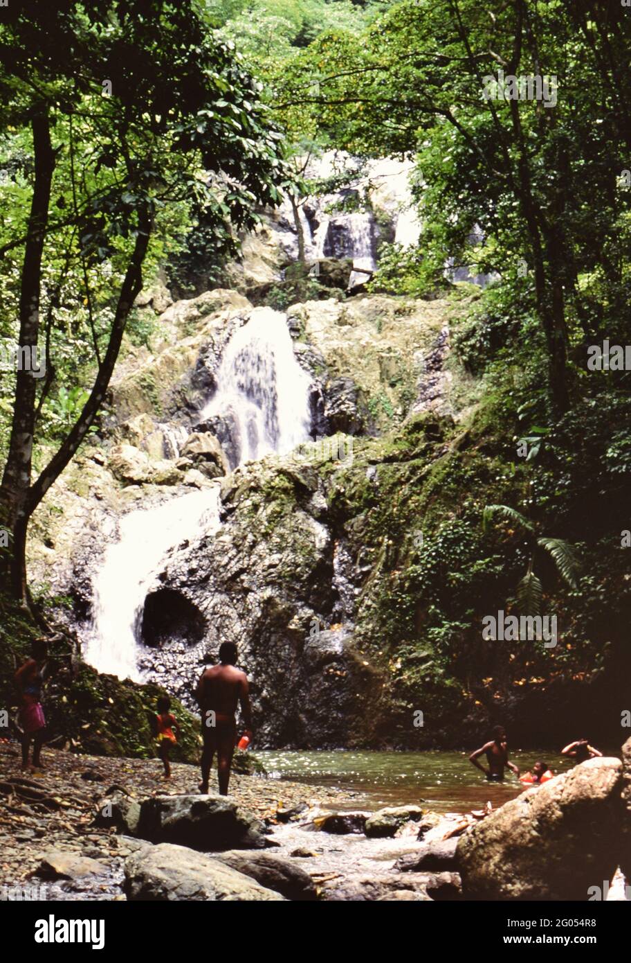 Années 1990 Trinité-et-Tobago - les chutes d'Argyle, près du centre de l'île (Tobago) ca. 1996 Banque D'Images