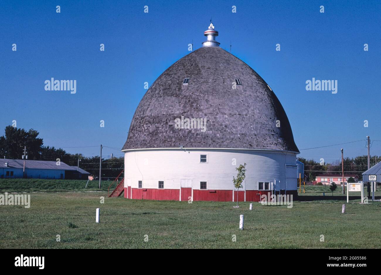 Amérique des années 1980 - Round Barn, le Mars, Iowa 1987 Banque D'Images