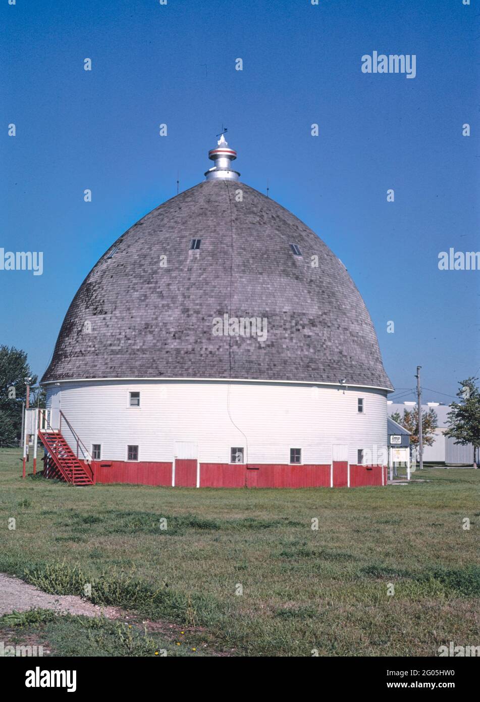 Amérique des années 1980 - Round Barn, le Mars, Iowa 1987 Banque D'Images