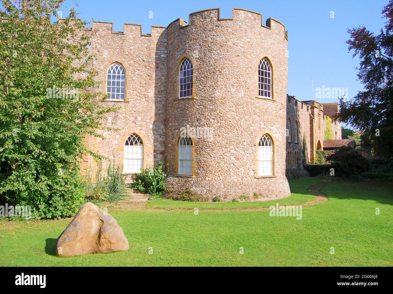 Mur extérieur et la tour, Château de Taunton, Taunton, Somerset, England, United Kingdom Banque D'Images