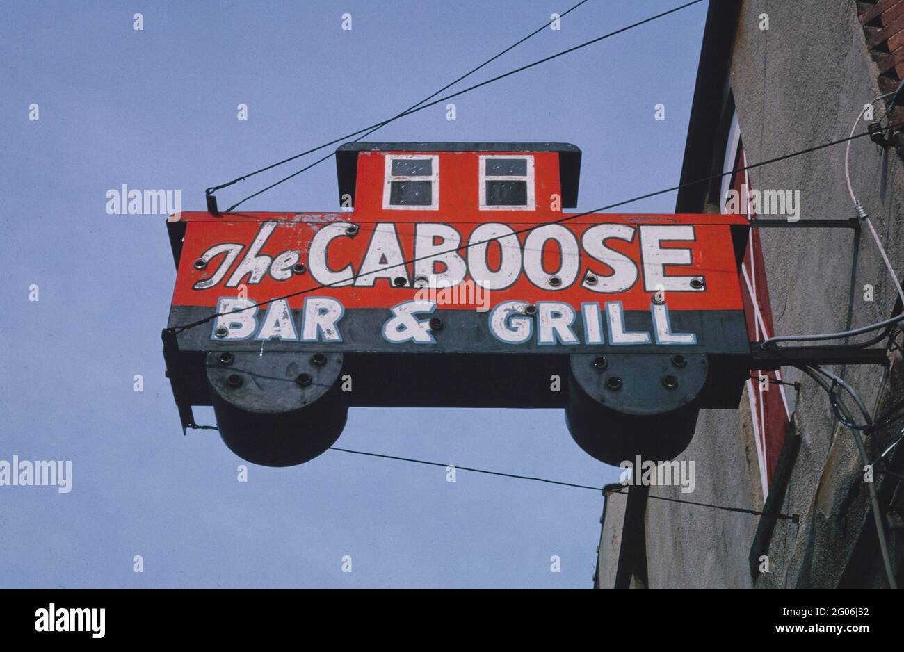 2000s America - Caboose Bar and Grill Sign, Anderson, Indiana 2004 Banque D'Images