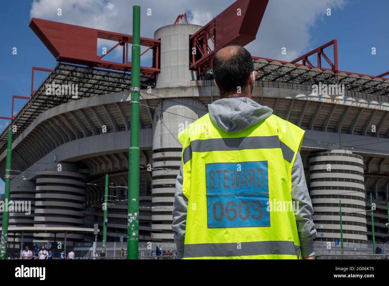 Milan, Italie, mai 23 2021 - f.c. Inter fans fête pour gagner la série A championnat à l'extérieur du stade San Siro Banque D'Images