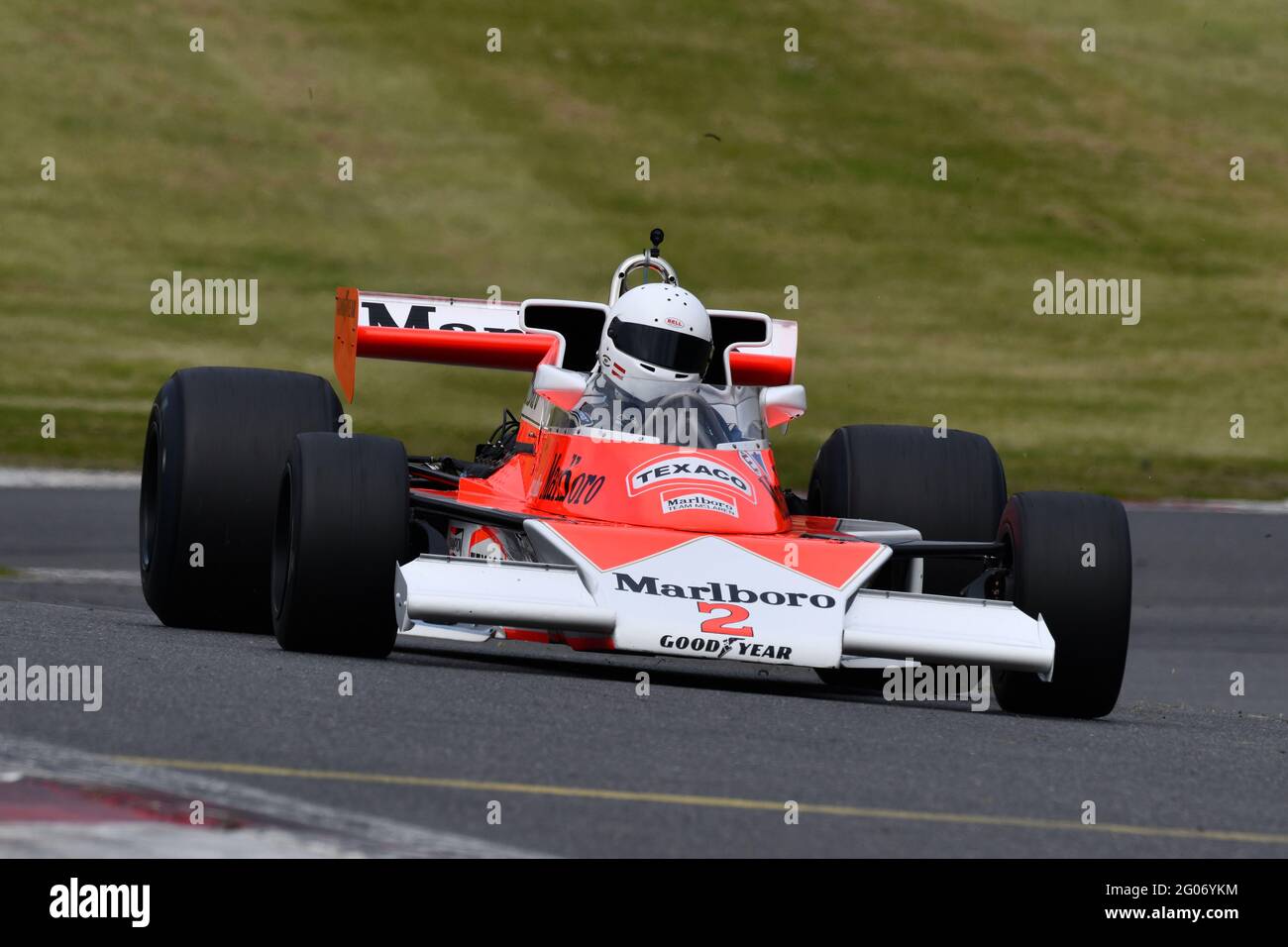 Lukas Halusa, McLaren M23, Masters Historic Formula One, Masters Historic Festival, Brands Hatch Grand Prix circuit, 2021 mai, Fawkham, Longfield, Ken Banque D'Images