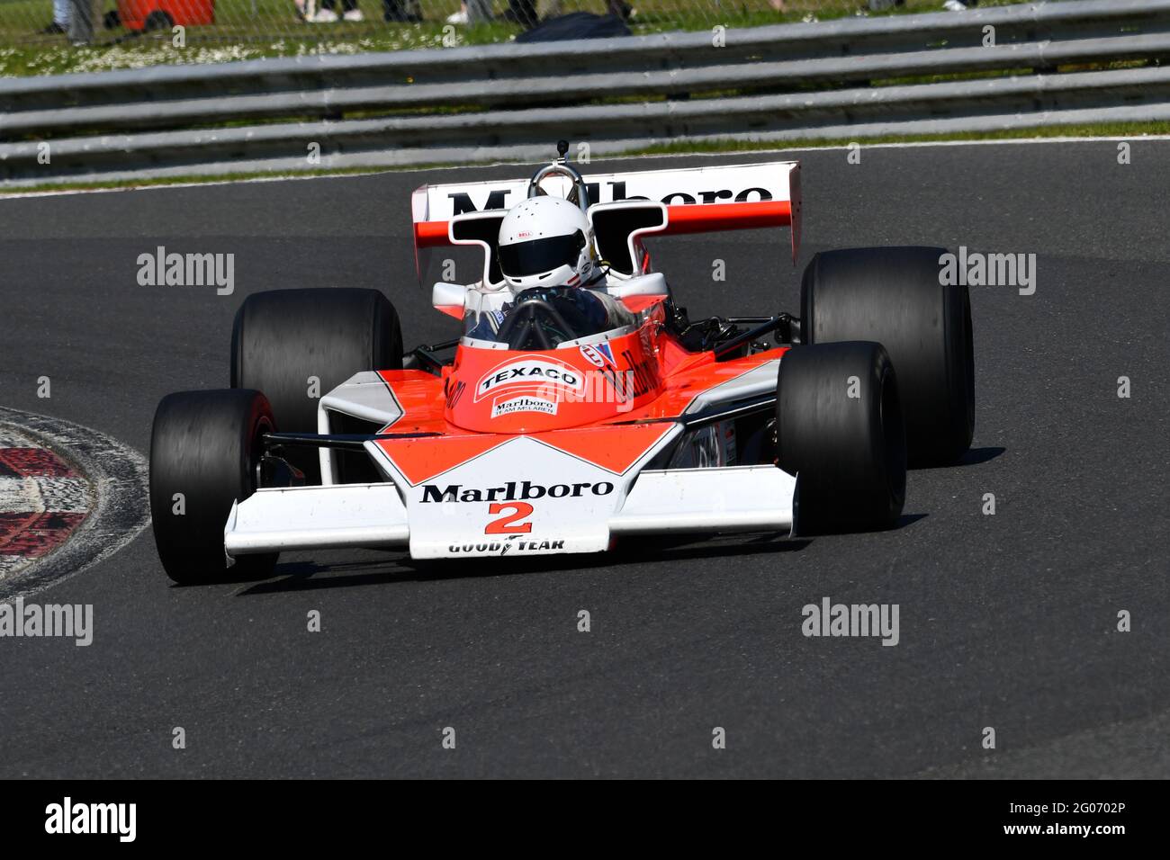 Lukas Halusa, McLaren M23, Masters Historic Formula One, Masters Historic Festival, Brands Hatch Grand Prix circuit, 2021 mai, Fawkham, Longfield, Ken Banque D'Images