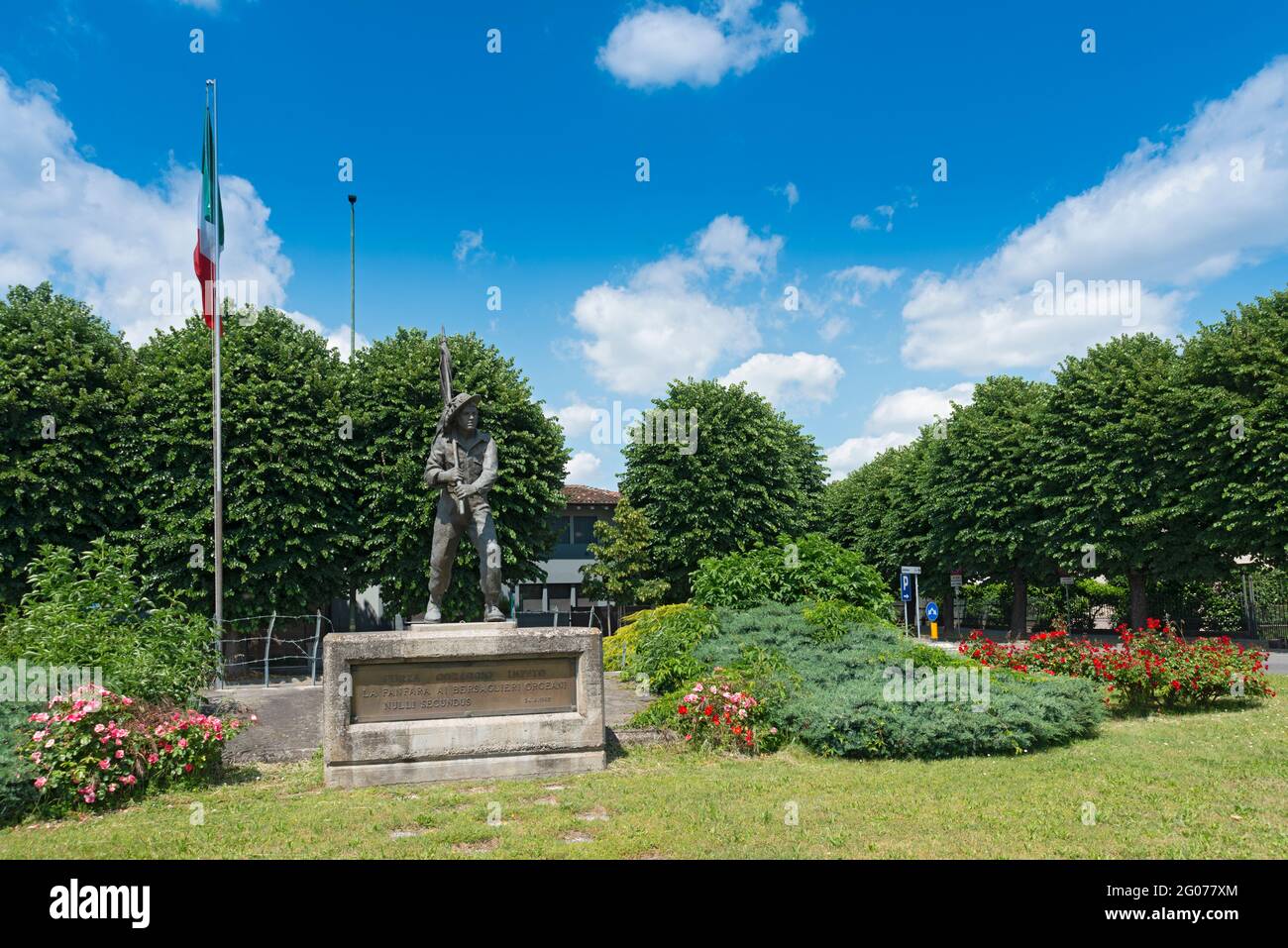 Italie, Lombardie, Orzinuovi, Bersaglieri Monument corps de l'armée italienne Banque D'Images