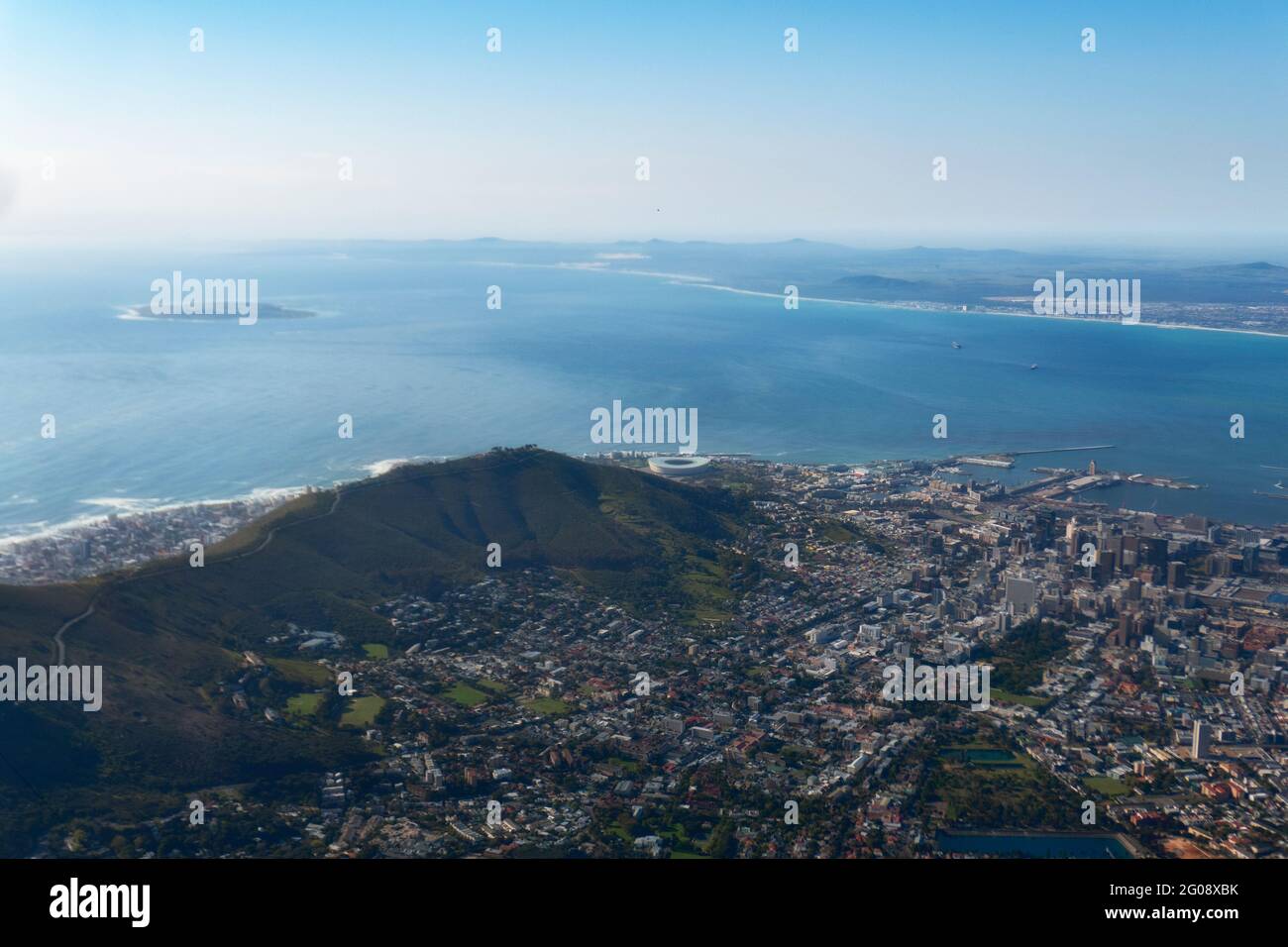 Vue sur le Cap et Robben Island depuis Table Mountain en Afrique du Sud Banque D'Images