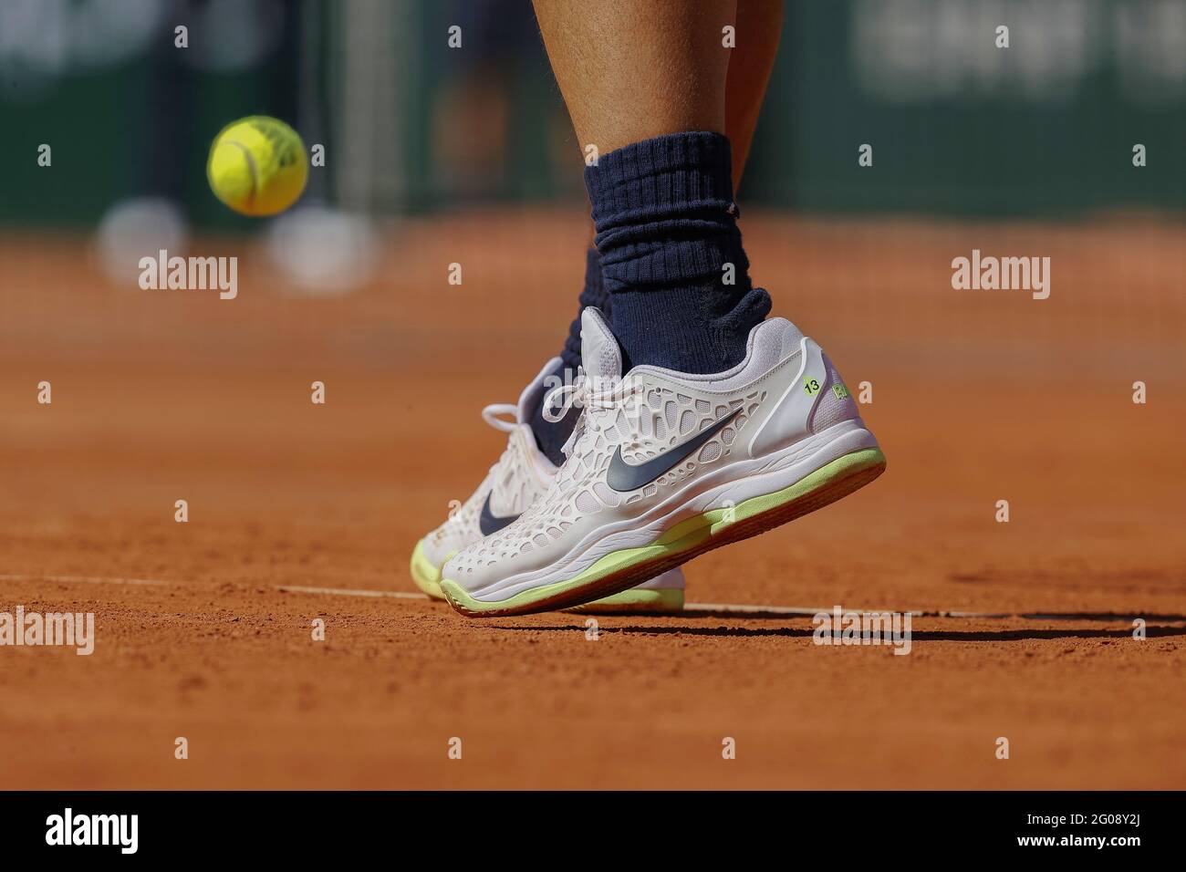 Rafael Nadal d'Espagne, chaussures d'illustration avec inscription spéciale  '13' lors de la première partie de Roland-Garros 2021, Grand Slam tournoi  de tennis le 01 juin 2021 au stade Roland-Garros à Paris, France -