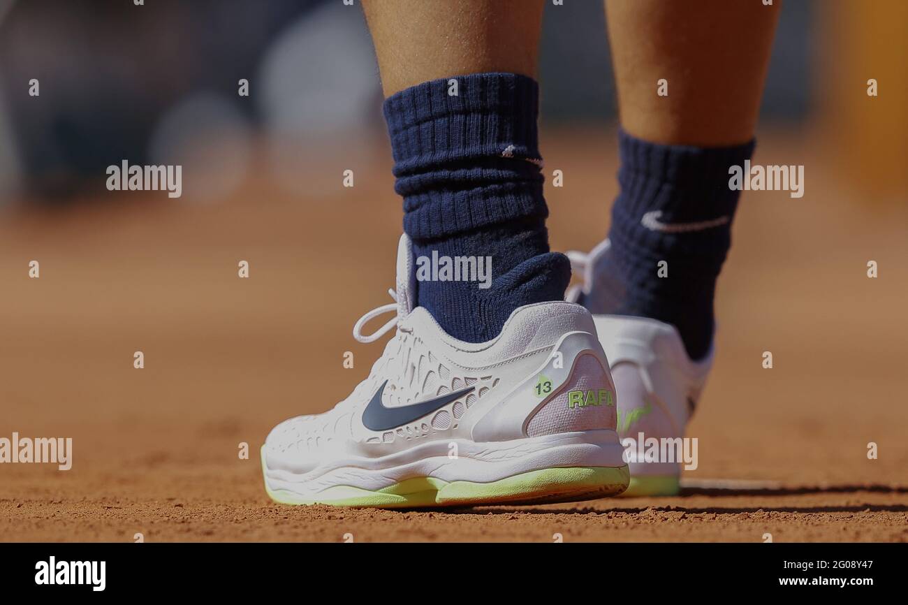 Rafael Nadal d'Espagne, chaussures d'illustration avec inscription spéciale  '13' lors de la première partie de Roland-Garros 2021, Grand Slam tournoi  de tennis le 01 juin 2021 au stade Roland-Garros à Paris, France -