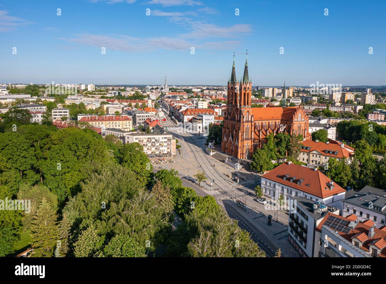 Vue aérienne de la paroisse et de l'ancien marché de Bialystok, Pologne Banque D'Images