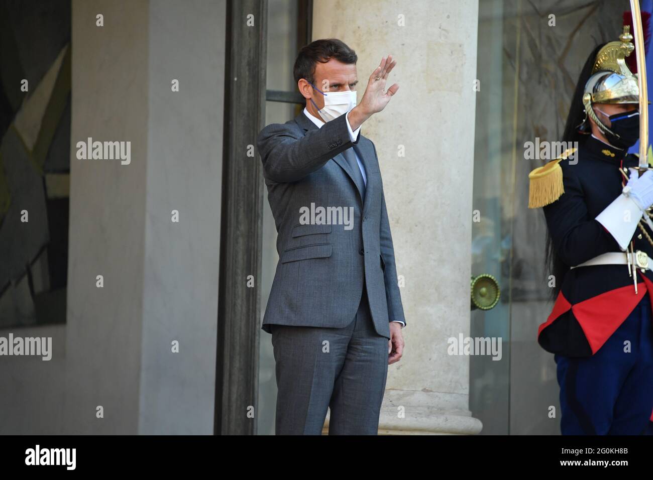 Paris, France. 1er juin 2021. Le président français Emmanuel Macron, au Palais de l'Elysée à Paris, rencontre le 1er juin 2021 le Premier ministre libyen Abdul Hamid Dbeibeh. (Photo de Lionel Urman/Sipa USA) crédit: SIPA USA/Alay Live News Banque D'Images