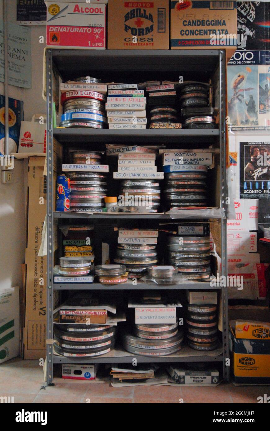 SAVONA, ITALIE - octobre 2010 : Collection italienne de films internationaux de 35 et 70 mm. Banque D'Images