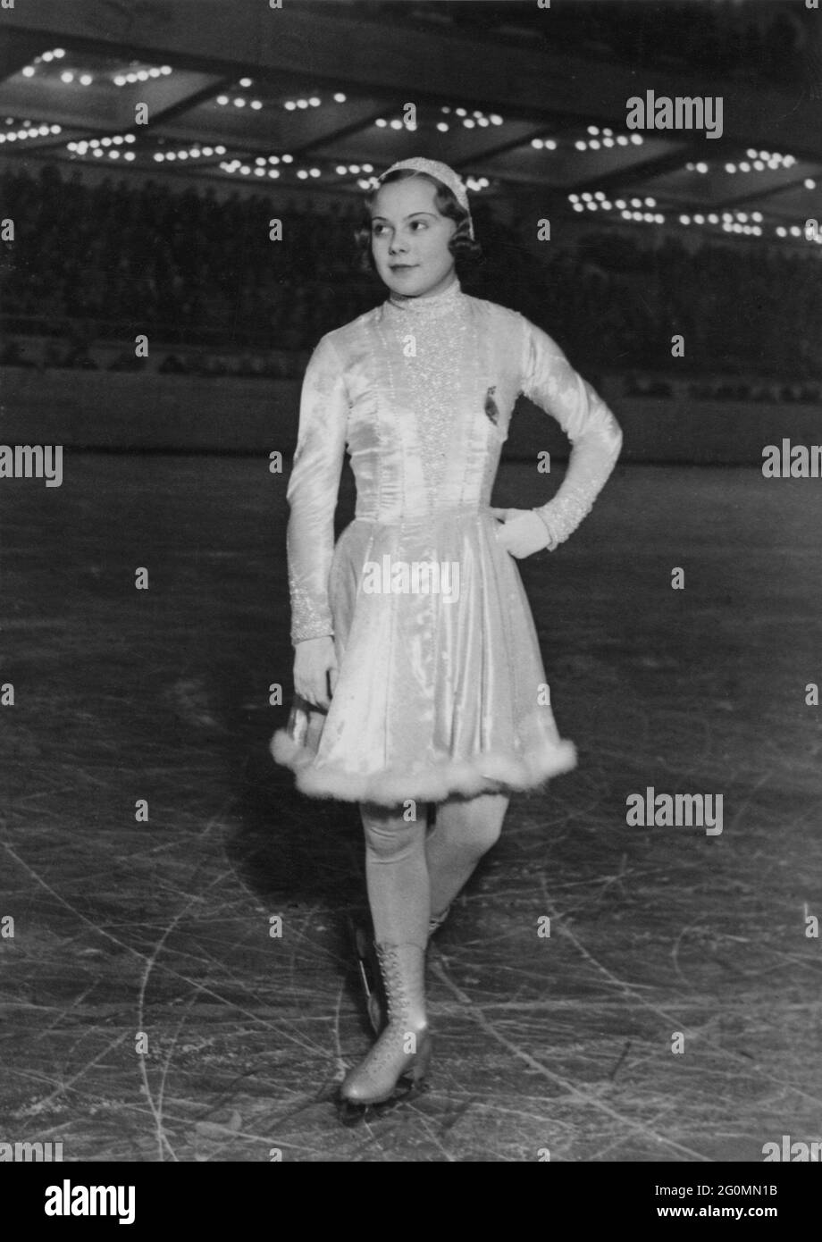 Sonja Henie. Champion norvégien de patinage artistique, né en avril 8 mort en octobre 12 1969. Photographié à Berlin dans les années 1930. Banque D'Images Sonja Henie. Champion norvégien de patinage artistique, né en avril 8 mort en octobre 12 1969. Photographié à Berlin dans les années 1930. Banque D'Images