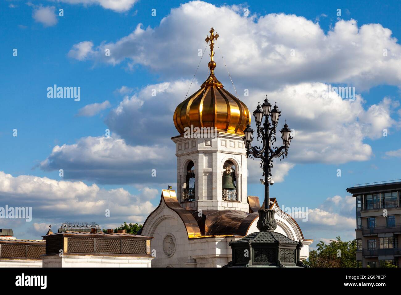 Clocher détaché à côté de la cathédrale du Christ Sauveur à Moscou. Banque D'Images