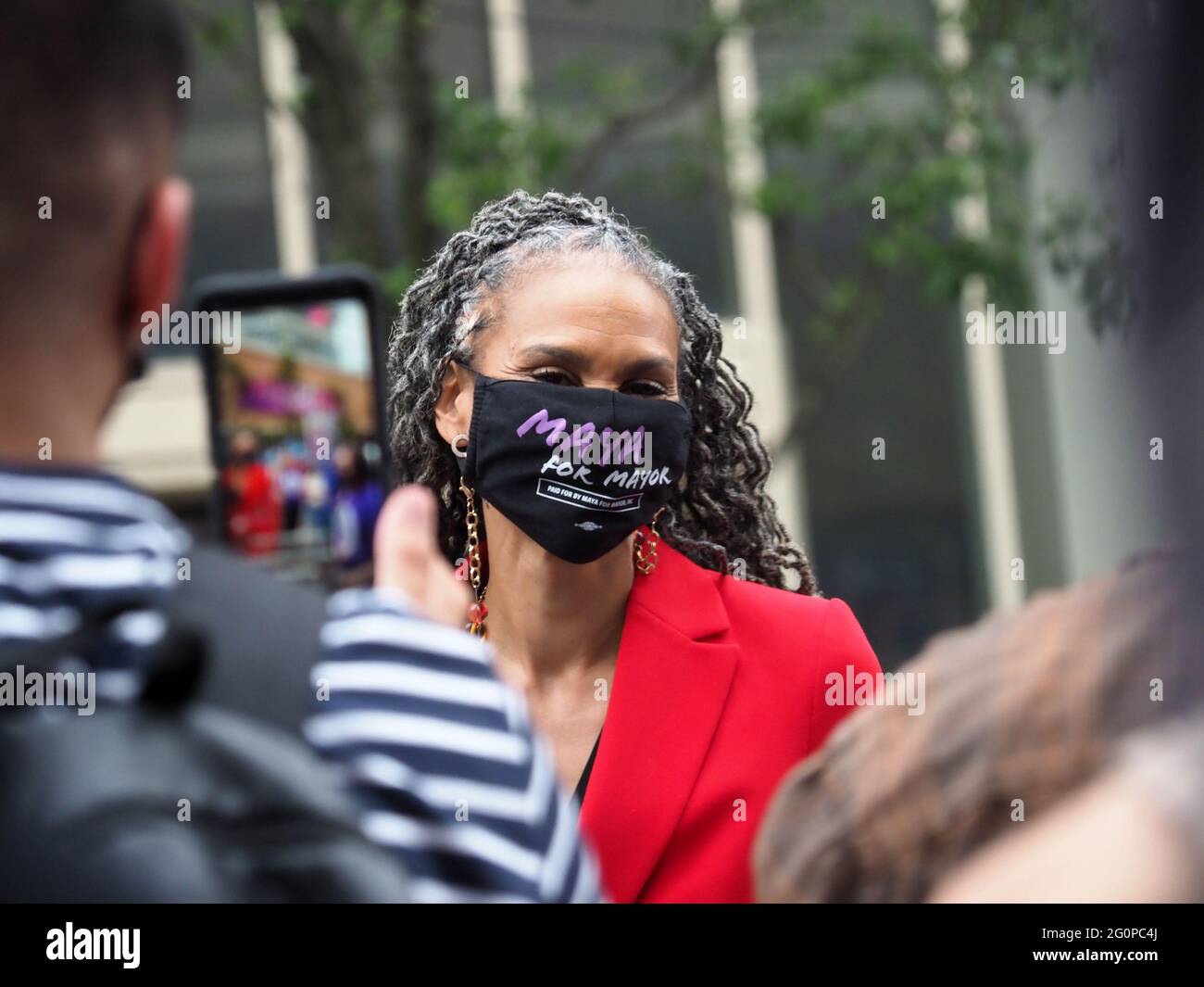 New York, New York, États-Unis. 2 juin 2021. Maya Wiley à un New York City démocrate Mayoral candidat rassemblement pré-débat le long de Columbus Avenue avant son premier débat sur ABC TV Credit: Debra L. Rothenberg/ZUMA Wire/Alay Live News Banque D'Images