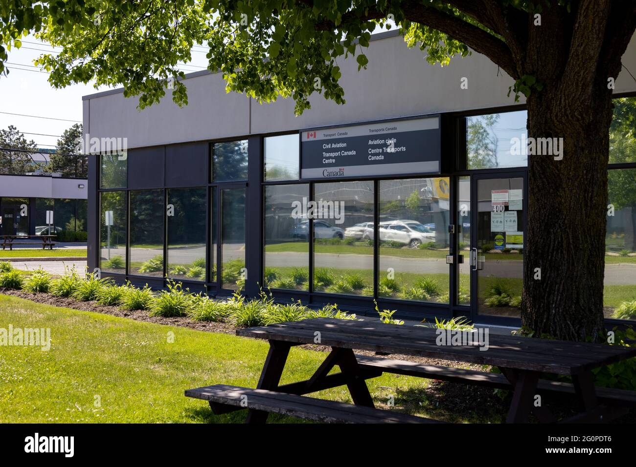 Ottawa (Ontario), Canada - le 31 mai 2021 : un centre du service de l'aviation civile de Transports Canada dans le parc commercial Camelot. Banque D'Images
