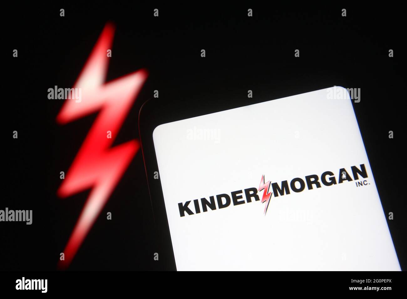 Ukraine. 02 juin 2021. Dans cette illustration, un logo Kinder Morgan apparaît sur l'écran d'un smartphone. Crédit : SOPA Images Limited/Alamy Live News Banque D'Images