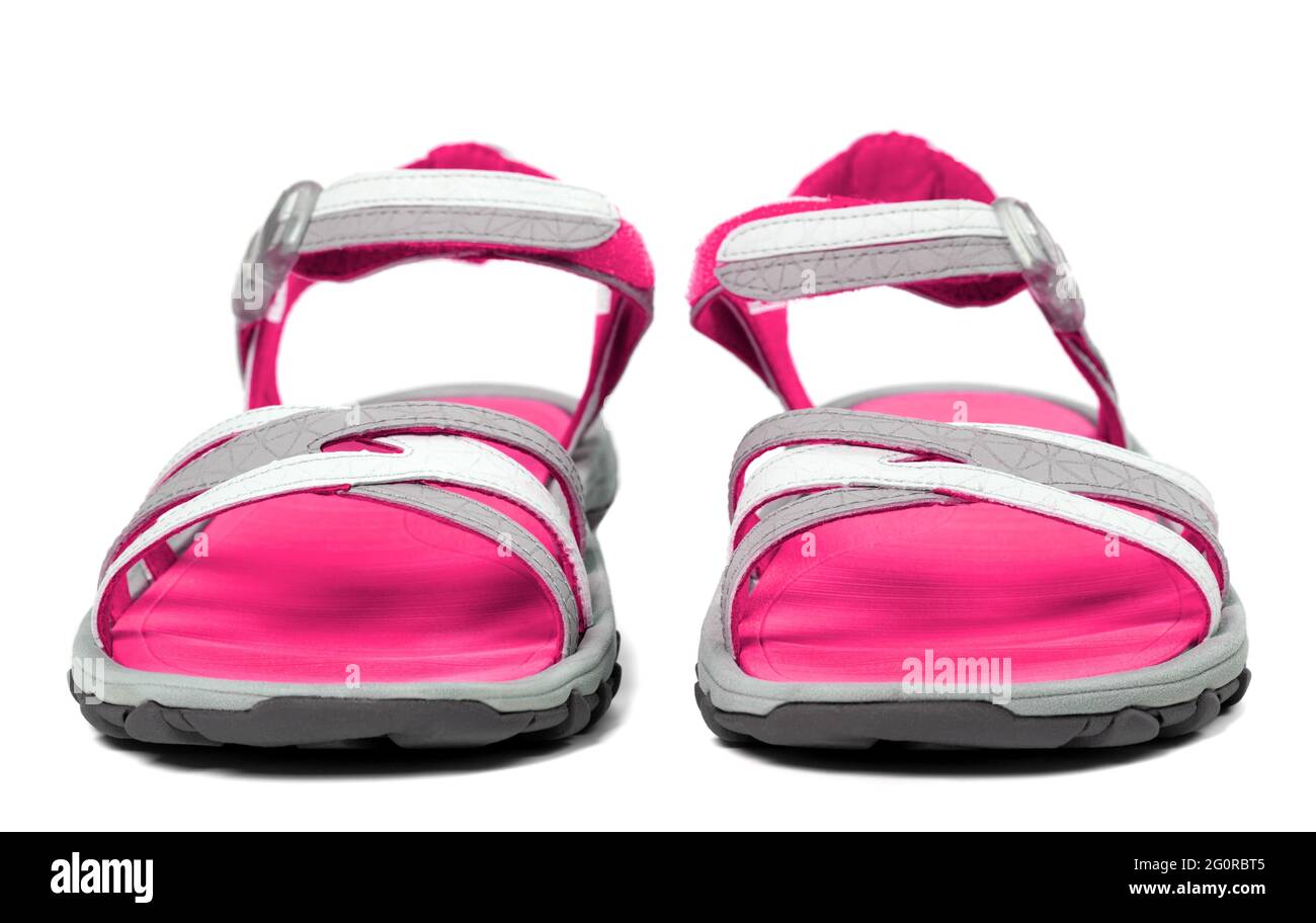 Paire de sandales d'été pour femmes. Isolé sur fond blanc. Vue avant. Banque D'Images