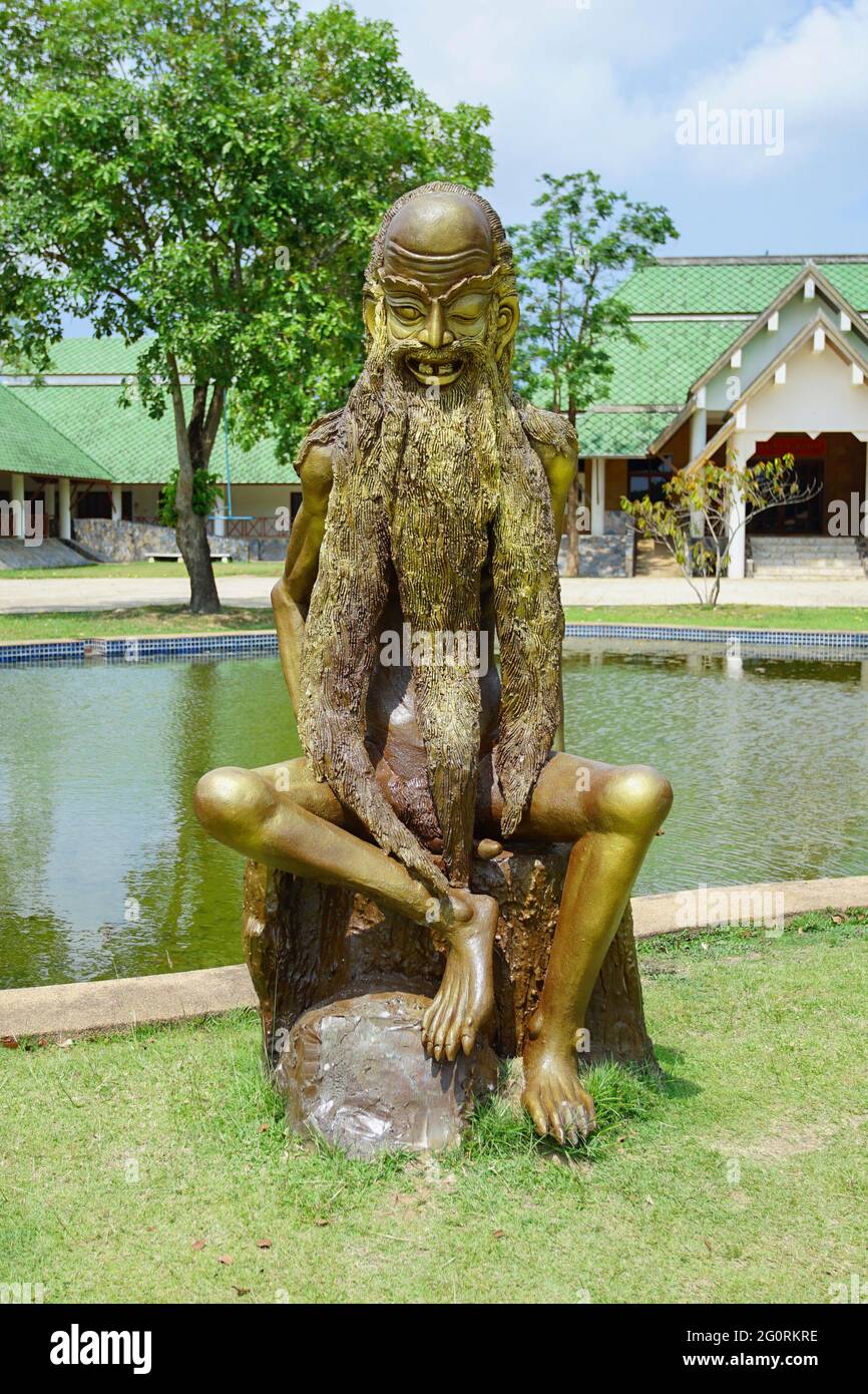 nu-asc-tique-est-le-personnage-principal-du-po-te-tha-landais-phra