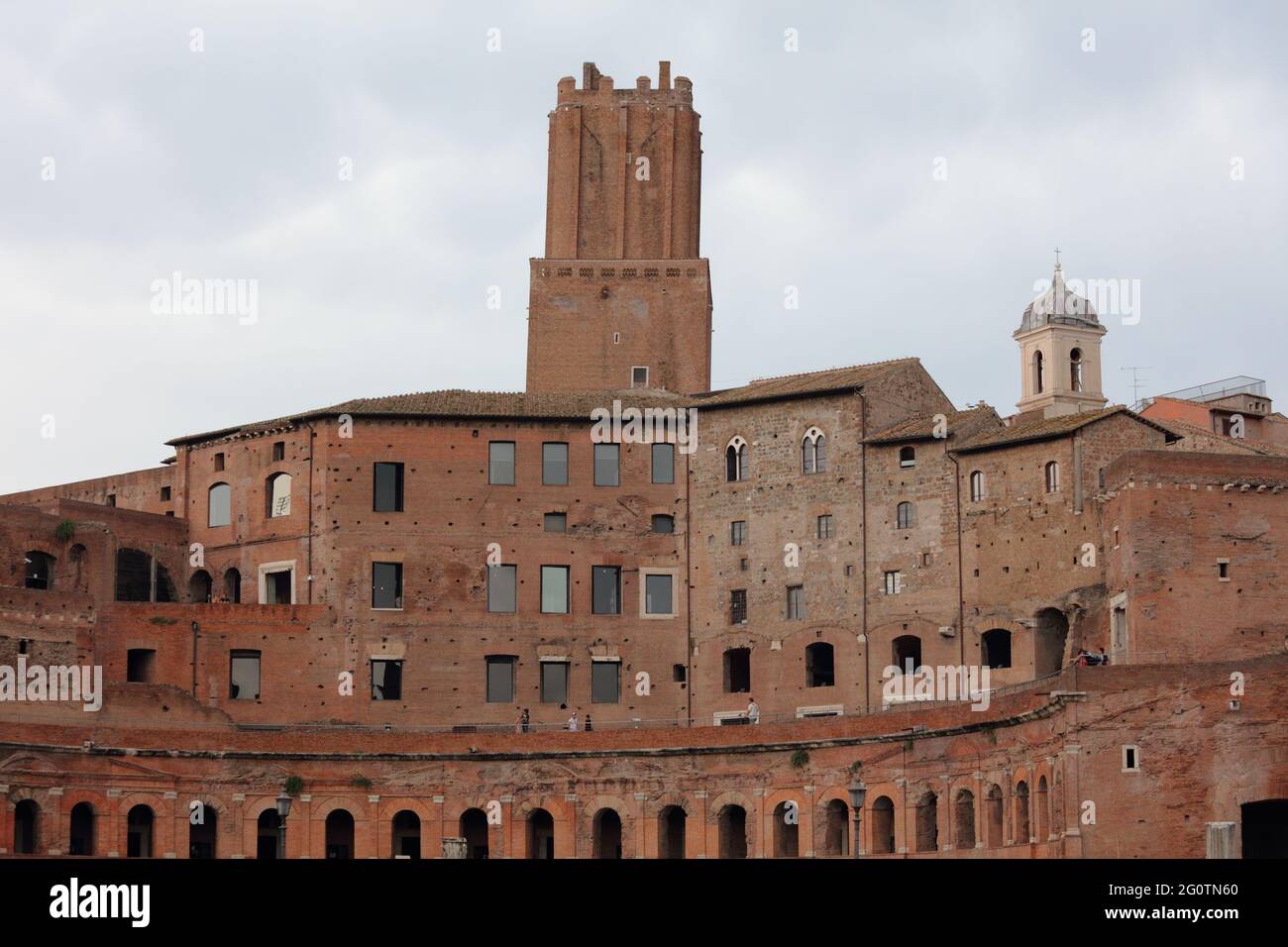 Marché de Trajan avec Tour de la Milice dominée à Rome, Italie Banque D'Images