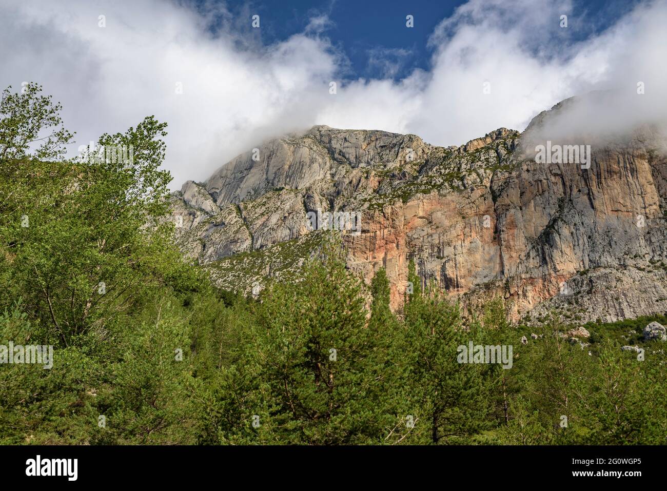Pedraforca face sud vue des anciennes mines de surface (Berguedà, Catalogne, Espagne, Pyrénées) Banque D'Images