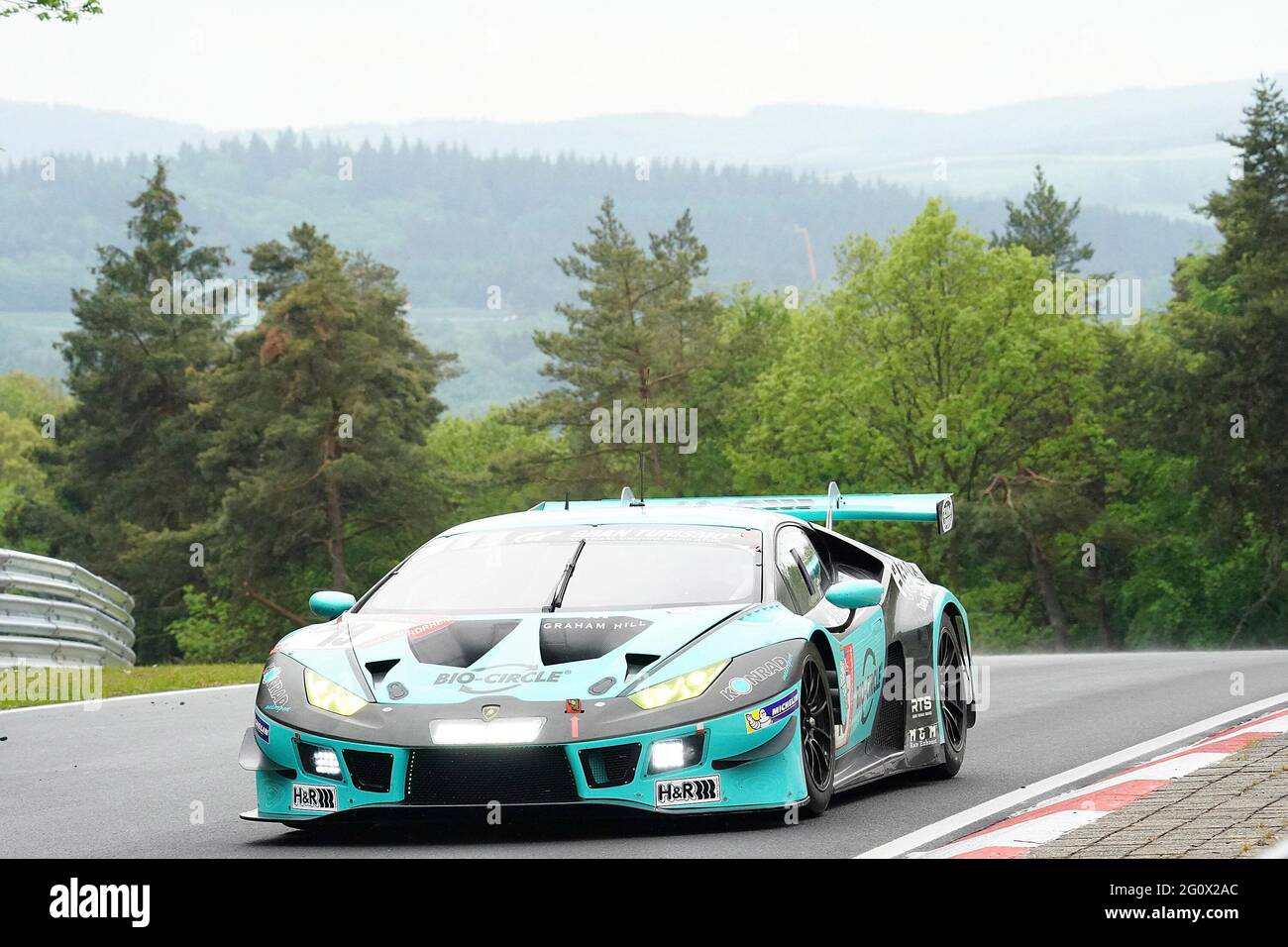 Nurburg, Allemagne. 03 2021 juin : course 2021 24h, Nurburgring, 03.06. - 06.06.2021, sur la photo n° 19: Lamborghini Huracan GT3 Evo Konrad Motorsport GmbH Jefferies, Axcil (DEU) Di Martino, Michele (DEU) Zimmermann, Tim (AUT) Fontana, Alex (CHE) crédit: dpa Picture Alliance/Alay Live News Banque D'Images