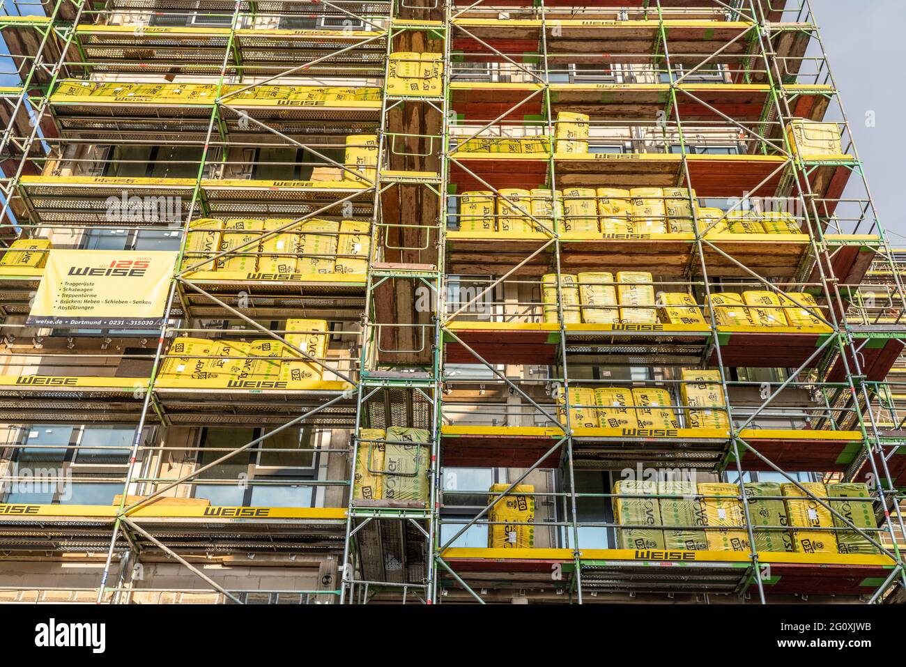 Chantier de construction d'un grand projet de construction sur Huyssenallee à Essen, Huyssen quartier, immeuble résidentiel de 19 étages avec un bâtiment de bureau Banque D'Images