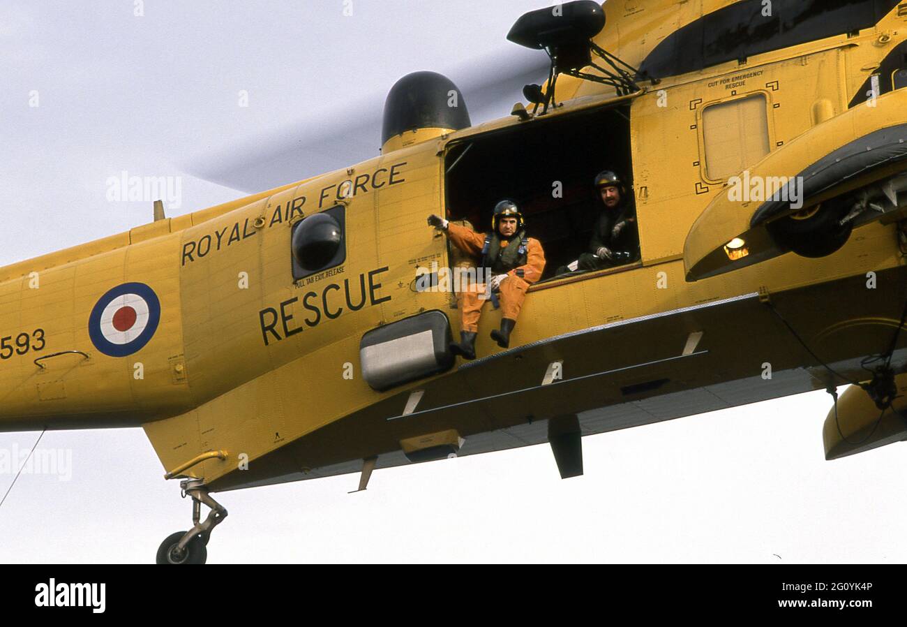 202 Escadron RAF Lossiemouth Moray Écosse.RAF sauvetage Sea King exercice de sauvetage en hélicoptère 1989 Banque D'Images