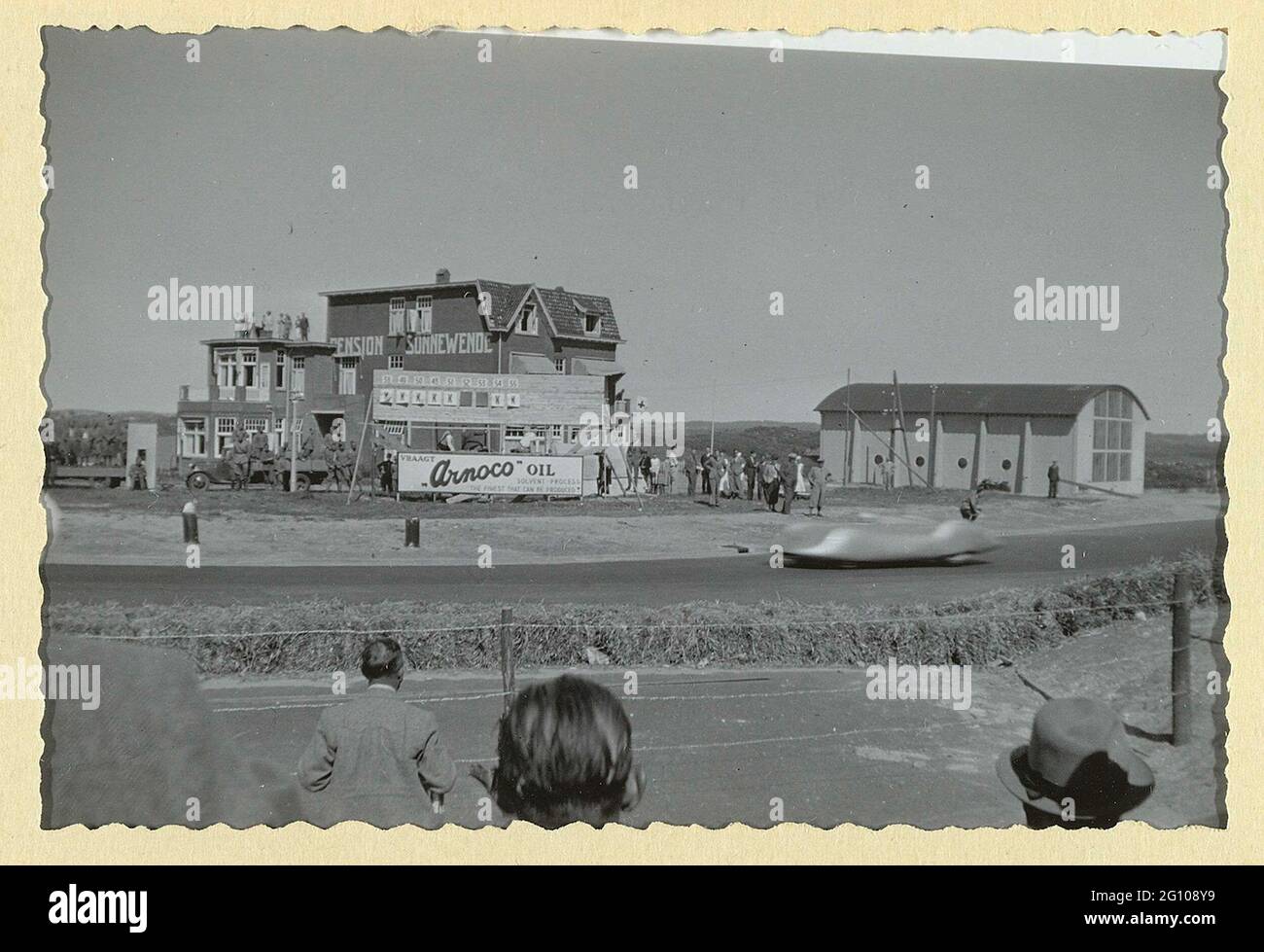 Le circuit de course de Zandvoort, 1939. Le circuit de course de Zandvoort, course de mercure, 3 juin 1939. Union automatique. Page 34 de l'album de famille 1938-1939. Banque D'Images