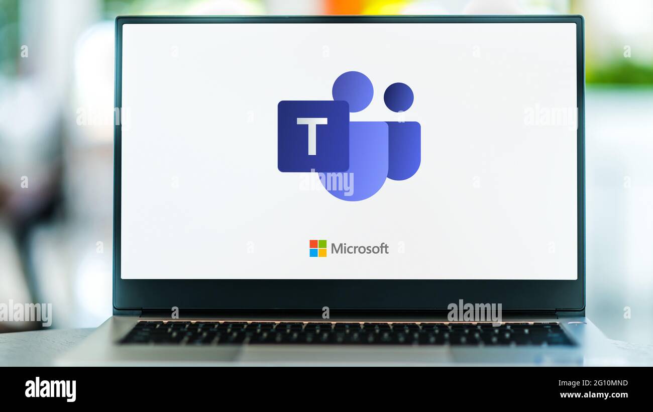 POZNAN, POL - 1 MAI 2021 : ordinateur portable affichant le logo de Microsoft Teams, une plate-forme unifiée de communication et de collaboration Banque D'Images