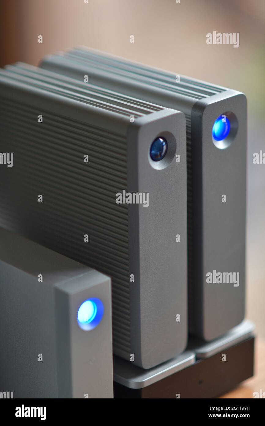 disques durs externes de l'ordinateur en état de fonctionnement Banque D'Images