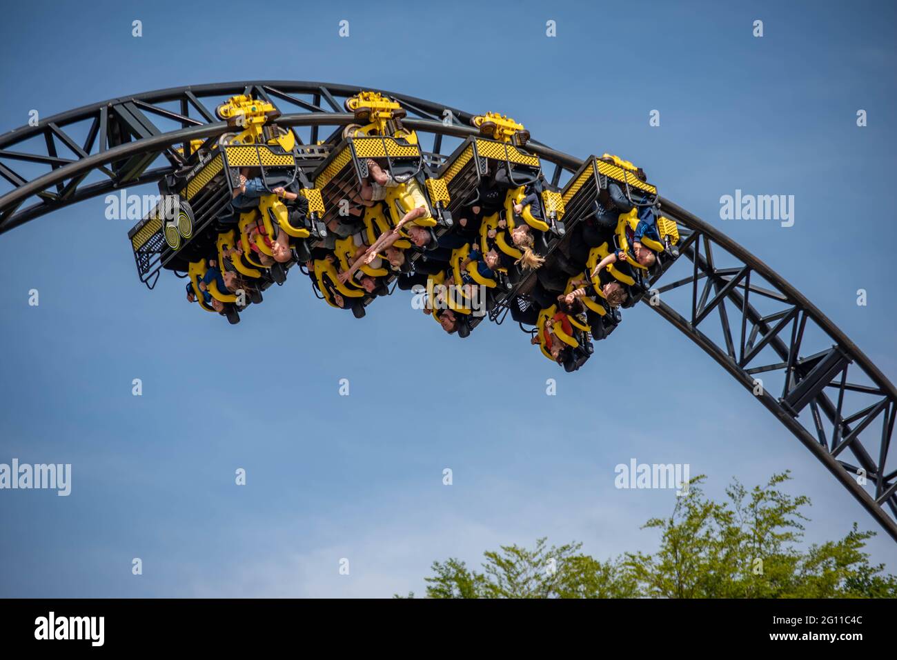 Le World Record Breaking Rollercoaster , le Smiler à Alton Towers, vous fera monter un record 14 fois par trajet ! Banque D'Images