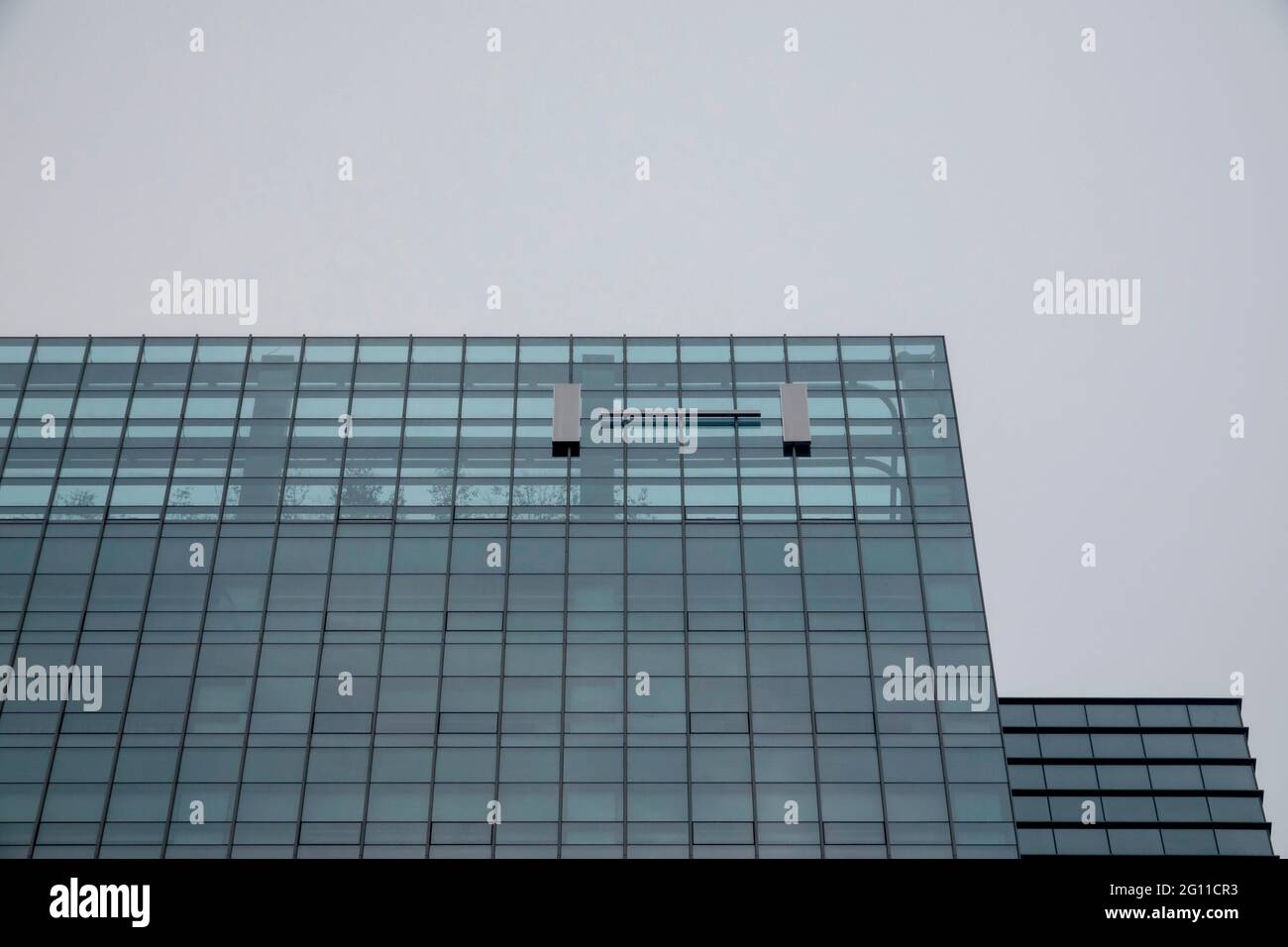 HYBE, 1er juin 2021 : le nouveau siège de HYBE à Séoul, Corée du Sud. Le nom de la société K-pop derrière BTS, dix-sept et demain X ensemble, a été changé de Big Hit Entertainment à HYBE le 30 mars 2021. Credit: Lee Jae-won/AFLO/Alay Live News Banque D'Images