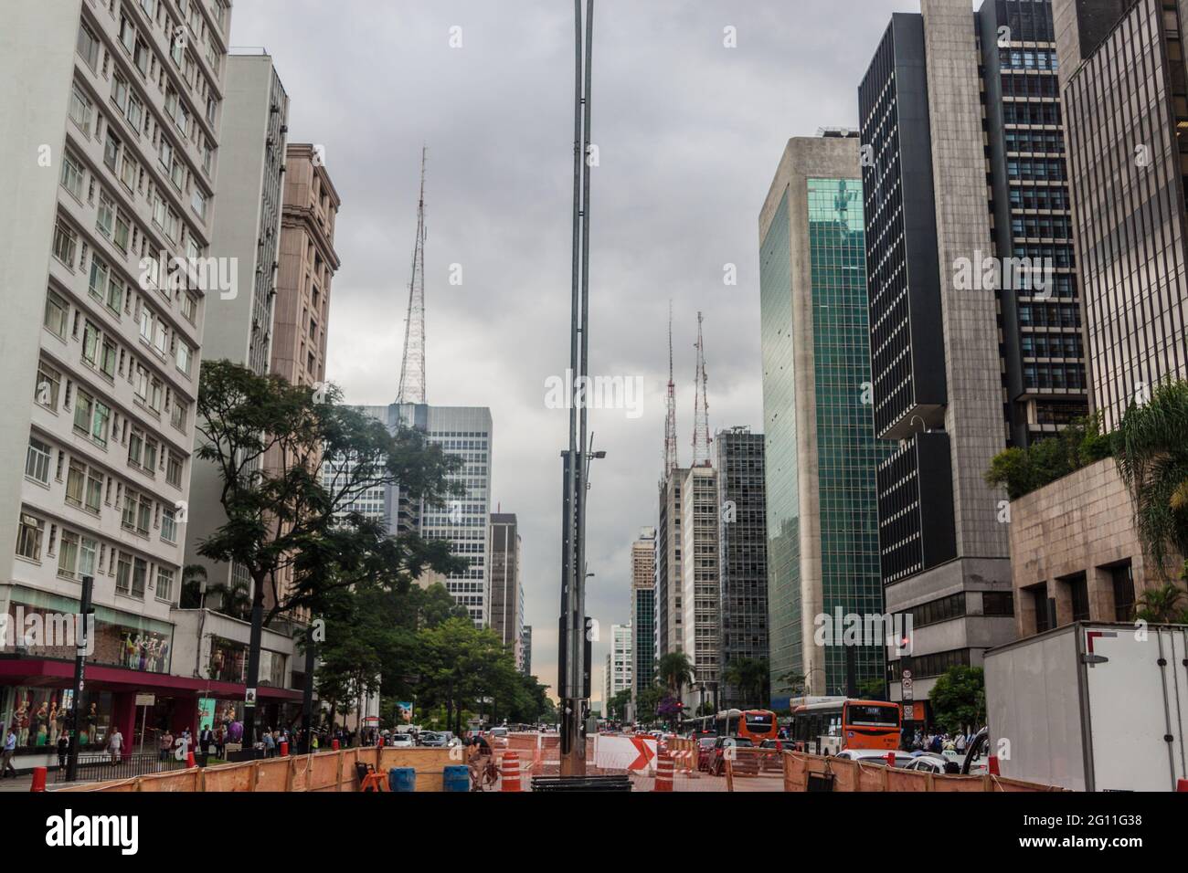 SAO PAULO, BRÉSIL - 2 FÉVRIER 2015 : vue sur les gratte-ciels le long de l'Avenida Paulista à Sao Paulo, Brésil Banque D'Images