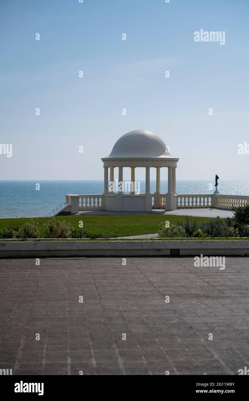Pavillon de la Warr, de style international, ou Art Déco moderne, édifice de 1935 à Bexhill, Sussex, Royaume-Uni conçu par Erich Mendelsohn et Serge Chermayeff Banque D'Images Pavillon de la Warr, de style international, ou Art Déco moderne, édifice de 1935 à Bexhill, Sussex, Royaume-Uni conçu par Erich Mendelsohn et Serge Chermayeff Banque D'Images