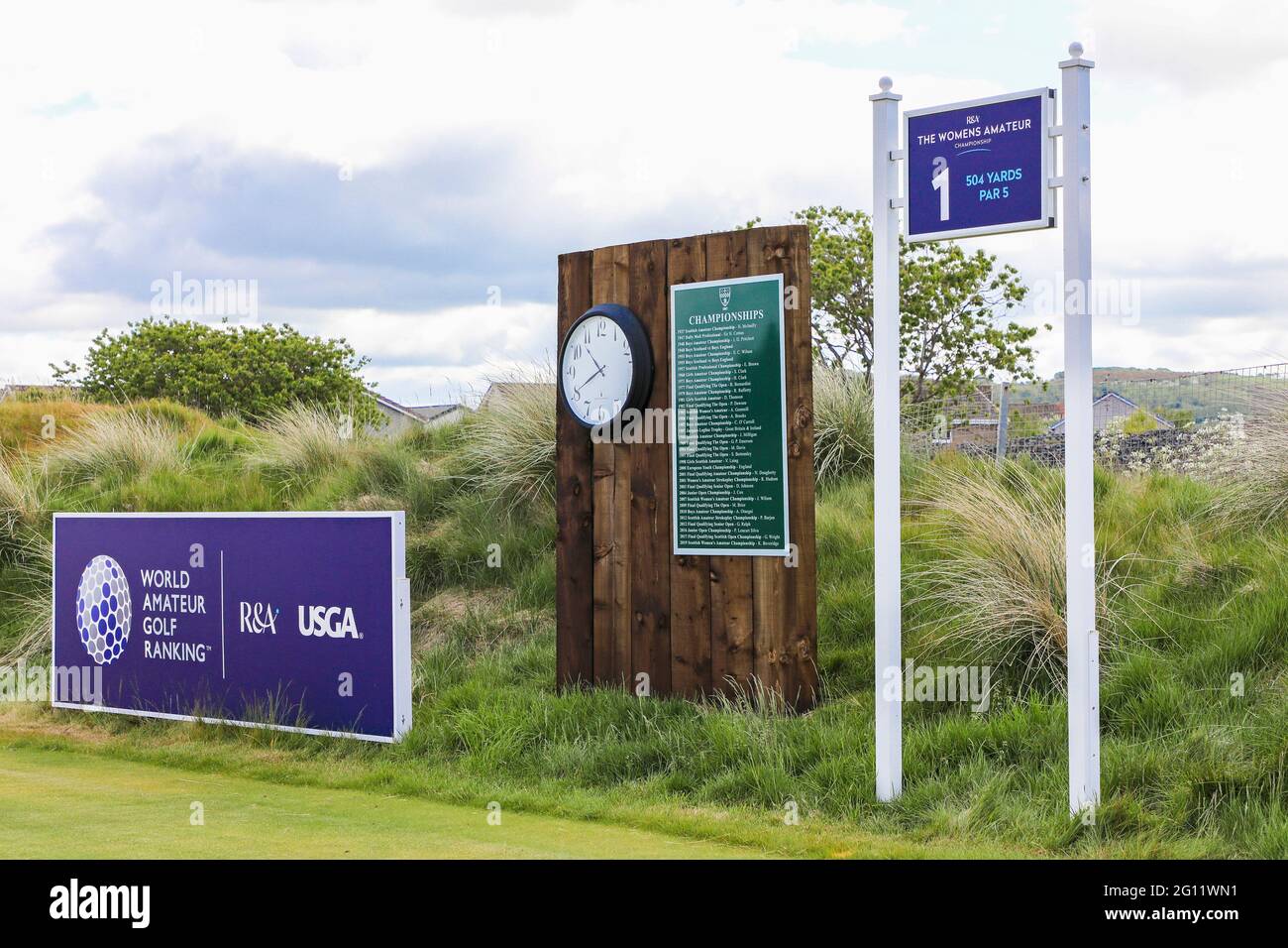 Troon, Royaume-Uni. 04e juin 2021. Le club de golf Kilmarnock (Barassie) et le 'R and A' préparent le parcours de Barassie Links en préparation pour le 118e championnat de golf amateur des Womens à partir du 7 juin avec les derniers tours le 12. La compétition, qui se déroule sous des règles strictes de covid, a attiré plus de 100 participants nationaux et internationaux en compétition pour le trophée historique et l'entrée à l'AIG Womens Open, à l'US Womens Open, aux championnats d'Evian et aux championnats d'amateur Augusta National Womens Championships, crédit: Findlay/Alamy Live News Banque D'Images