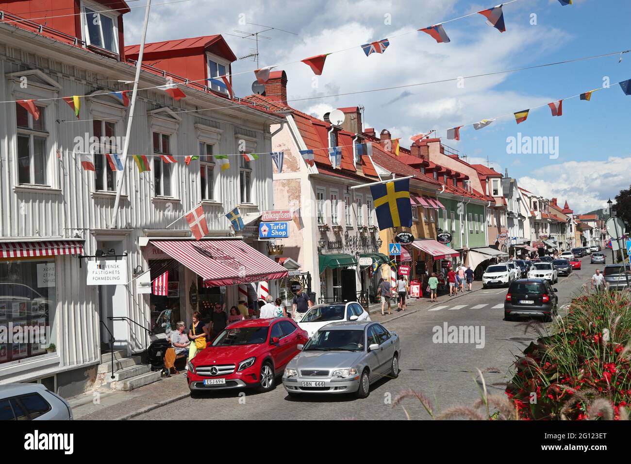 Circulation dans la ville de Gränna, Suède. Banque D'Images