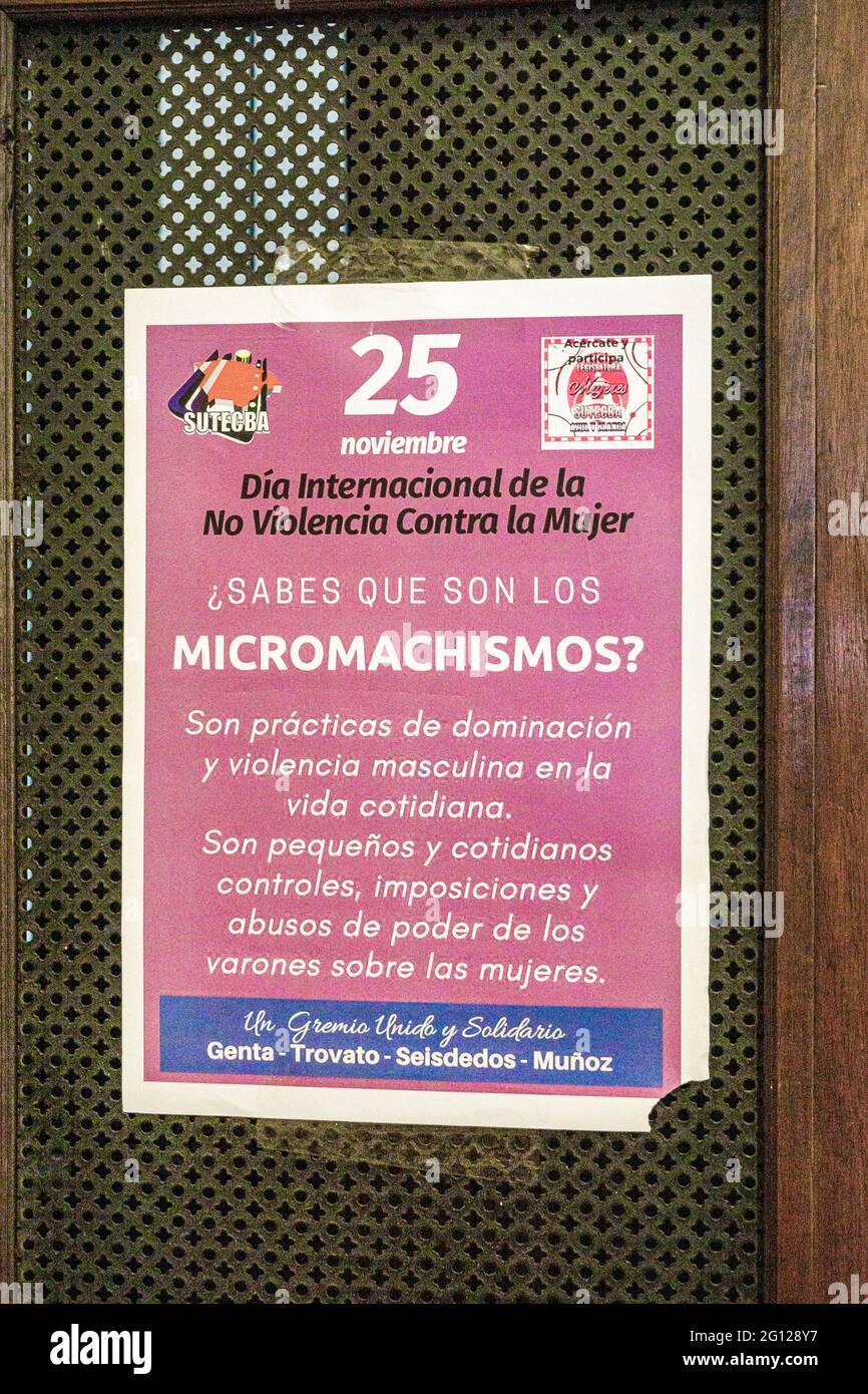 Argentine Buenos Aires affiche informative langue espagnole Journée internationale des Nations Unies pour l'élimination de la violence à l'égard des femmes micromachi Banque D'Images