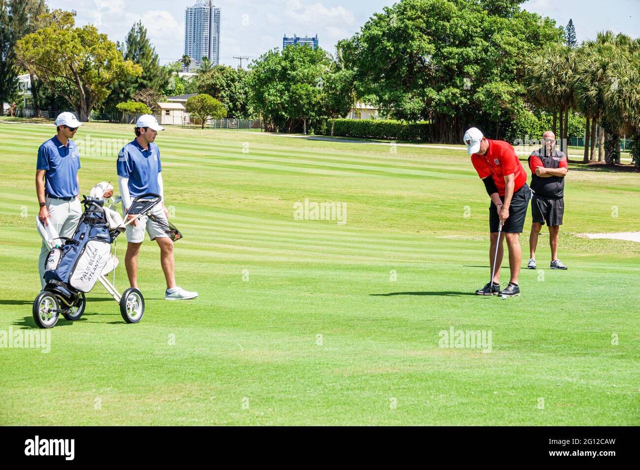 Miami Beach Florida, Normandy Shores Golf course Club, tournoi collégial étudiants éducation élèves élèves élèves, joueurs NCAA Division II 2 Putting, pla Banque D'Images