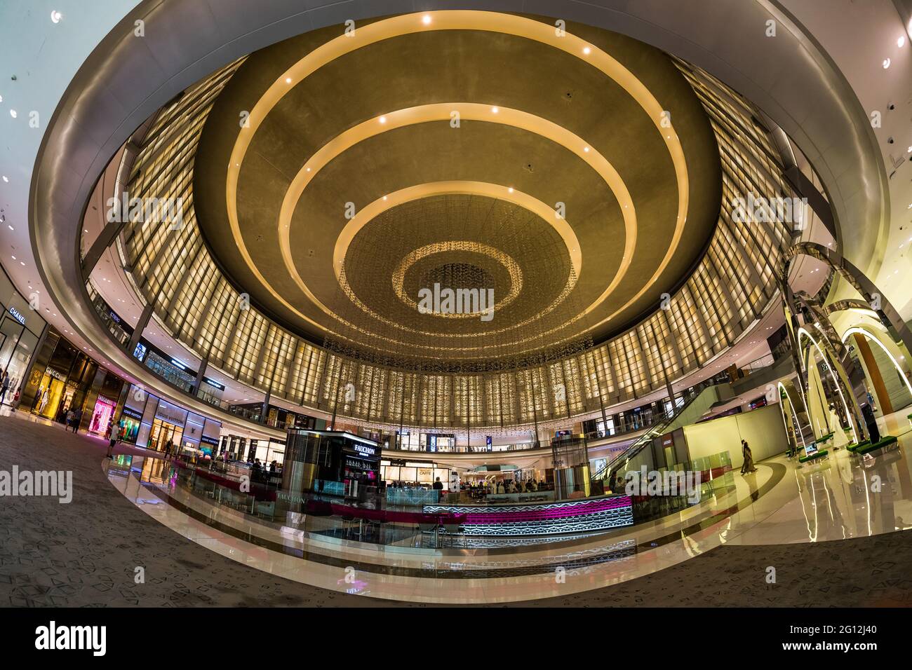 L'intérieur du centre commercial de dubaï via un objectif fisheye Banque D'Images