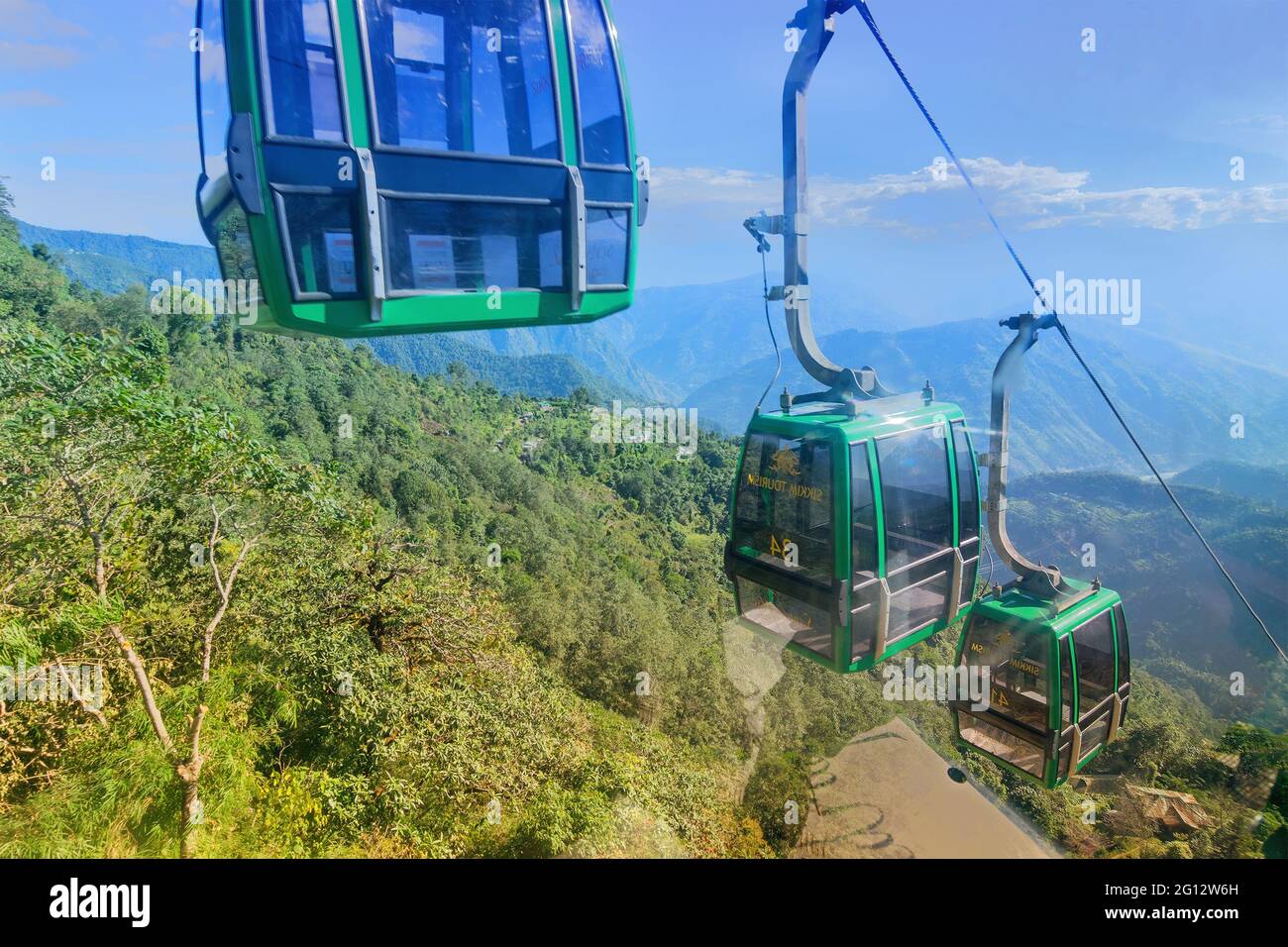 NAMCHI, SIKKIM, INDE - 20 OCTOBRE 2016 : arrangement de ropeway à Namchi, Sikkim . C'est une attraction touristique très populaire pour les touristes. Banque D'Images